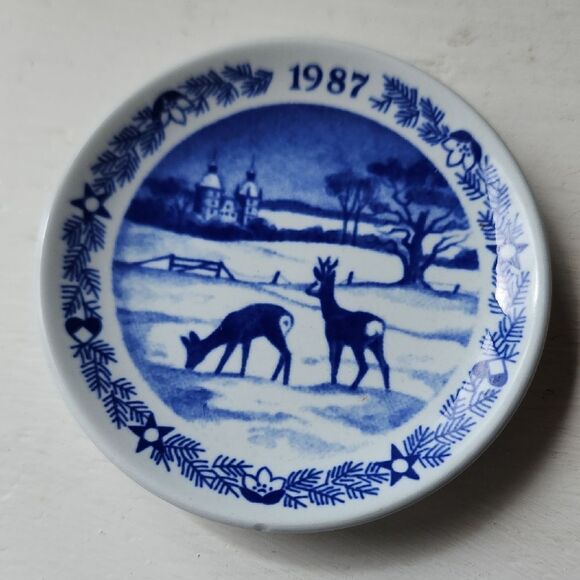 Vintage 80's Miniature Royal Coppenhagen Denmark china Trinket Plate/Dish - Picture 6 of 7